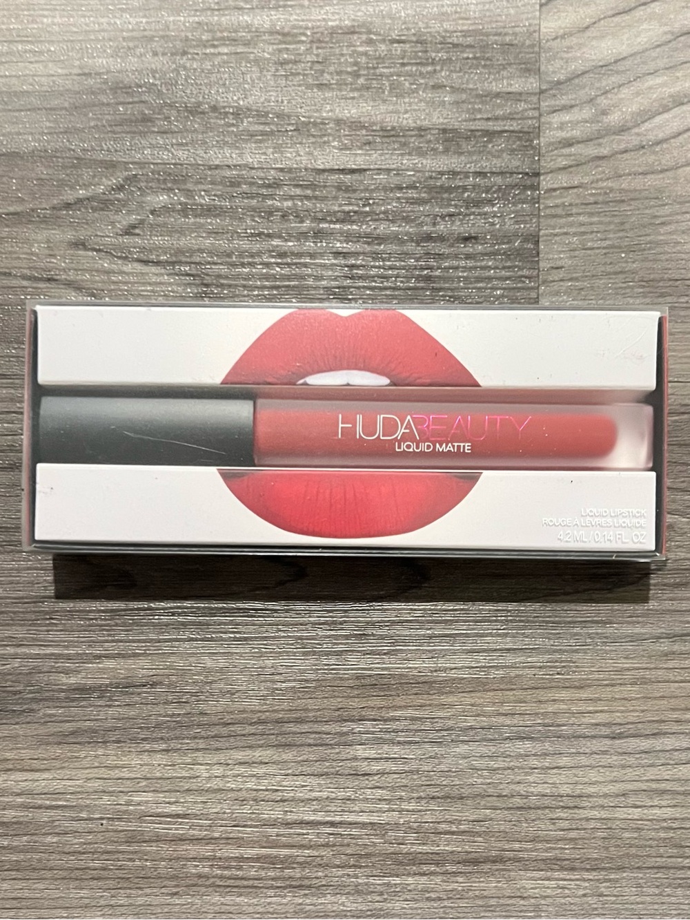 HUDA BEAUTY - MISS AMERICA
